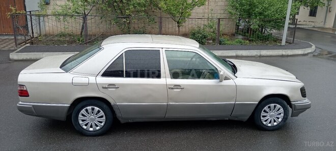 Mercedes E 200 d 1990, 123,500 km - 2.0 л - Gəncə