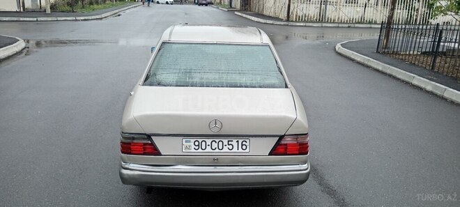 Mercedes E 200 d 1990, 123,500 km - 2.0 л - Gəncə