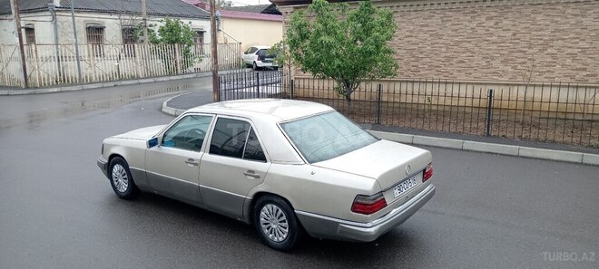 Mercedes E 200 d 1990, 123,500 km - 2.0 л - Gəncə
