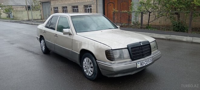 Mercedes E 200 d 1990, 123,500 km - 2.0 л - Gəncə