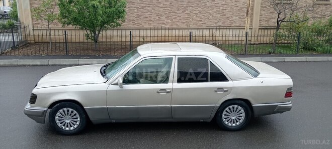 Mercedes E 200 d 1990, 123,500 km - 2.0 л - Gəncə