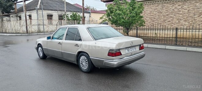 Mercedes E 200 d 1990, 123,500 km - 2.0 л - Gəncə