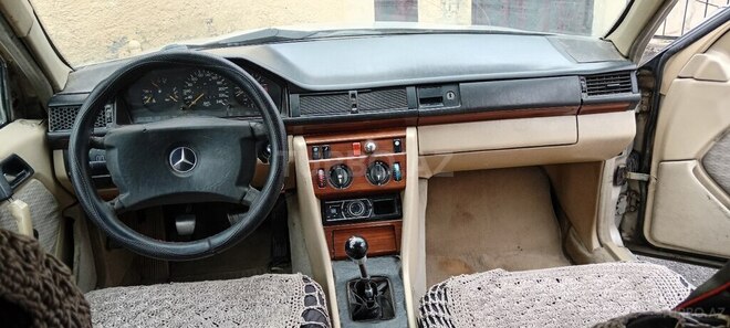 Mercedes E 200 d 1990, 123,500 km - 2.0 л - Gəncə