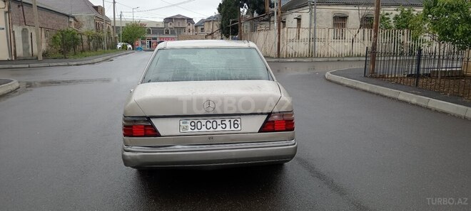 Mercedes E 200 d 1990, 123,500 km - 2.0 л - Gəncə