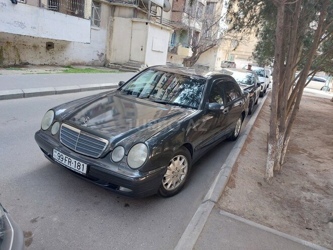 Mercedes E 220 d 2001, 391,000 km - 2.2 l - Bakı