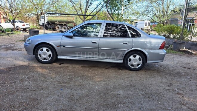 Opel Vectra 1999, 156,000 km - 2.0 l - Qazax