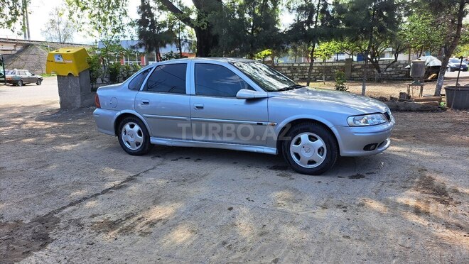 Opel Vectra 1999, 156,000 km - 2.0 l - Qazax