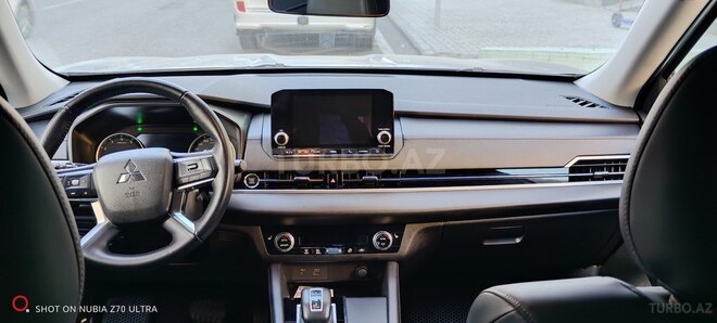 Mitsubishi Outlander 2023, 42,418 km - 2.5 л - Bakı