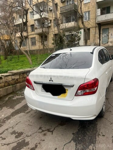 Mitsubishi Mirage 2018, 100,000 km - 1.2 л - Bakı