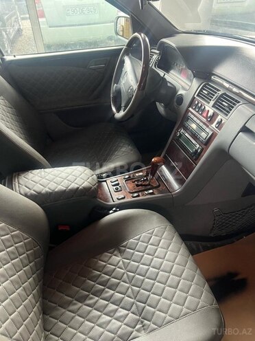 Mercedes E 240 2000, 298,000 km - 2.4 l - Gəncə