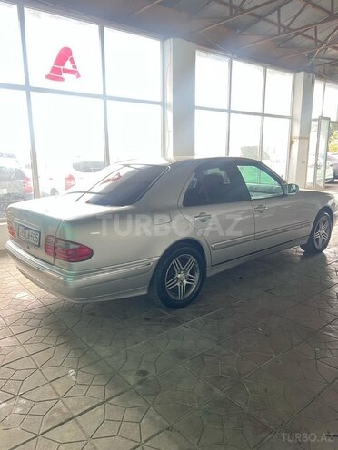Mercedes E 240 2000, 298,000 km - 2.4 l - Gəncə