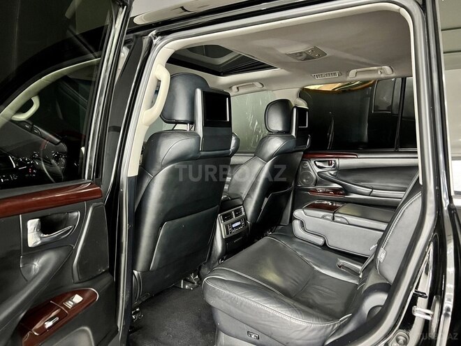 Lexus LX 570-12