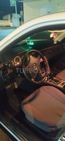 Mercedes E 240 1999, 282,543 km - 2.4 l - Quba