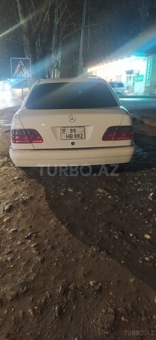 Mercedes E 240 1999, 282,543 km - 2.4 l - Quba