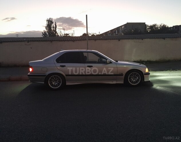 BMW 320 1993, 270,000 km - 2.0 l - Bakı
