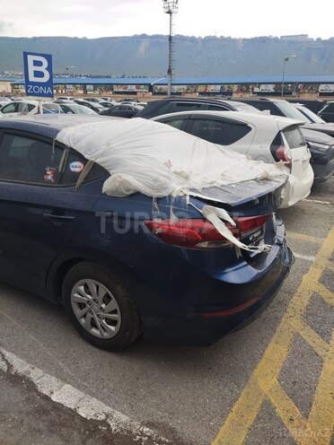 Hyundai Elantra 2018, 190,000 km - 2.0 л - Bakı