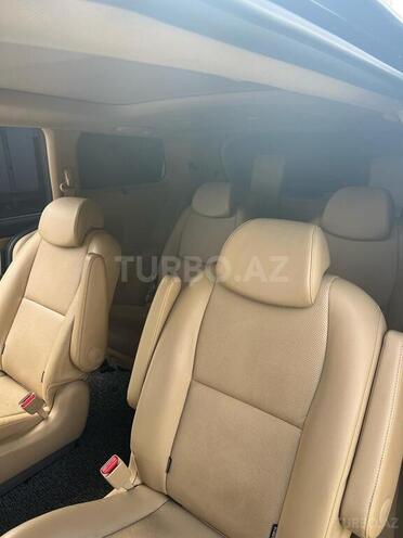 Kia Carnival 2015, 268,000 km - 2.2 l - Bakı