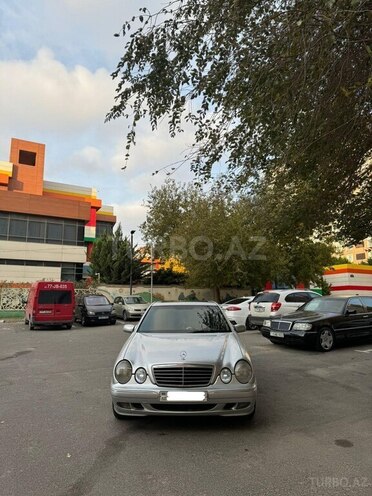 Mercedes E 220 d 2001, 392,300 km - 2.2 l - Bakı