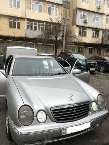 Mercedes E 220 d 2001, 392,300 km - 2.2 l - Bakı