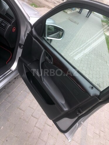 Mercedes E 220 d 2001, 392,300 km - 2.2 l - Bakı