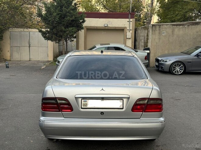 Mercedes E 220 d 2001, 392,300 km - 2.2 l - Bakı