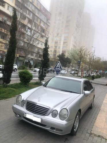 Mercedes E 220 d 2001, 392,300 km - 2.2 l - Bakı