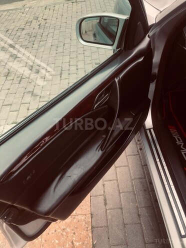 Mercedes E 220 d 2001, 392,300 km - 2.2 l - Bakı