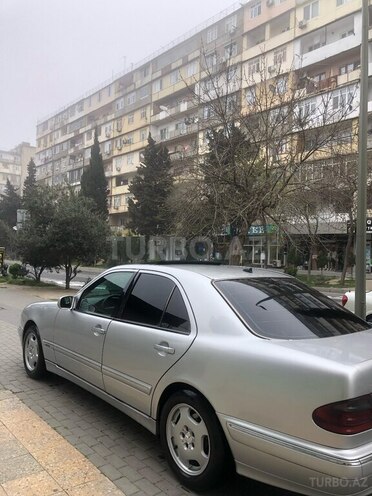 Mercedes E 220 d 2001, 392,300 km - 2.2 l - Bakı