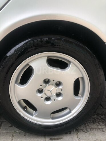 Mercedes E 220 d 2001, 392,300 km - 2.2 l - Bakı