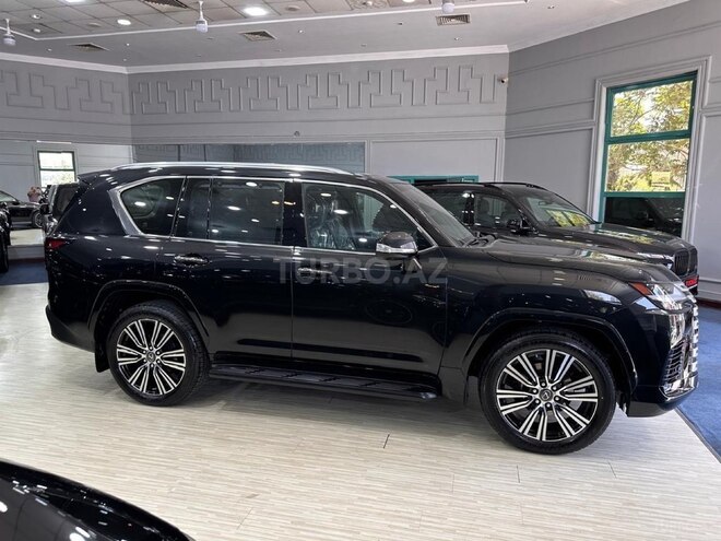 Lexus LX 600-2