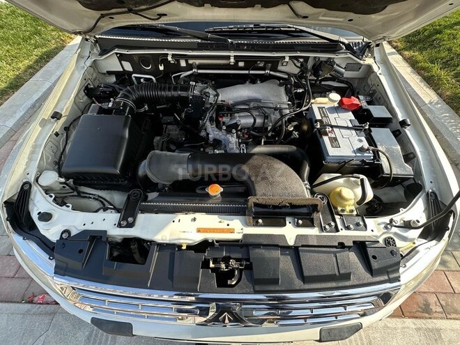 Mitsubishi Pajero 2010, 195,245 km - 3.5 l - Bakı