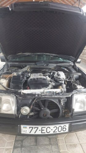 Mercedes E 220 1994, 235,000 km - 2.2 l - Bakı