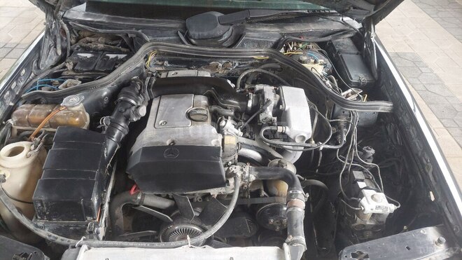 Mercedes E 220 1994, 235,000 km - 2.2 l - Bakı