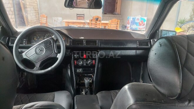 Mercedes E 220 1994, 235,000 km - 2.2 l - Bakı