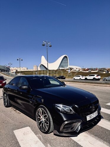 Mercedes E 200-3