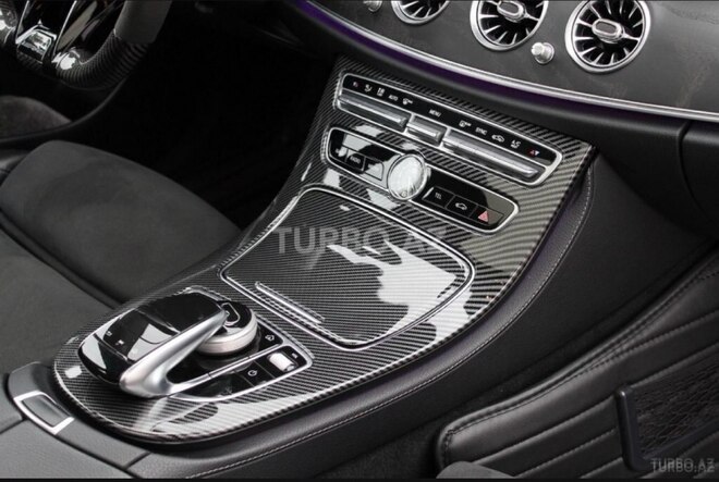 Mercedes E 200-11