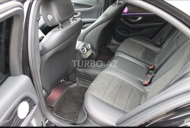 Mercedes E 200-10