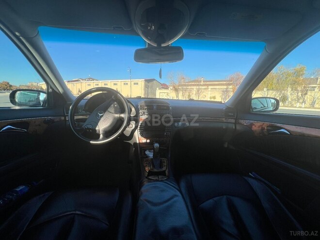 Mercedes E 240 2004, 265,000 km - 2.6 l - Naxçıvan