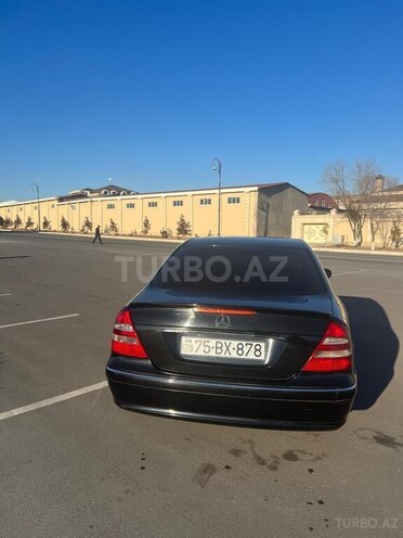 Mercedes E 240 2004, 265,000 km - 2.6 l - Naxçıvan