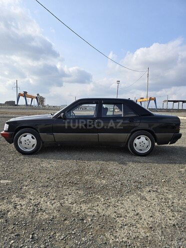 Mercedes 190 1990, 476,000 km - 2.0 l - Qazax