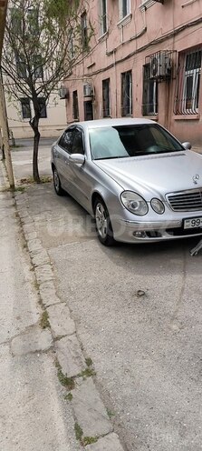 Mercedes E 220 d 2005, 499,000 km - 2.2 l - Bakı