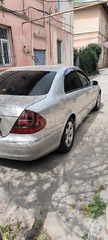 Mercedes E 220 d 2005, 499,000 km - 2.2 l - Bakı
