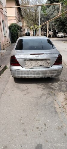 Mercedes E 220 d 2005, 499,000 km - 2.2 l - Bakı