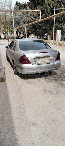 Mercedes E 220 d 2005, 499,000 km - 2.2 l - Bakı