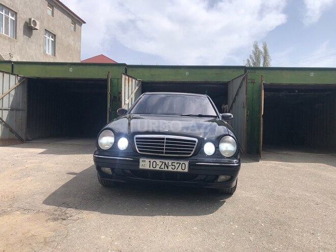 Mercedes E 240 2001, 310,000 km - 2.6 l - Bakı