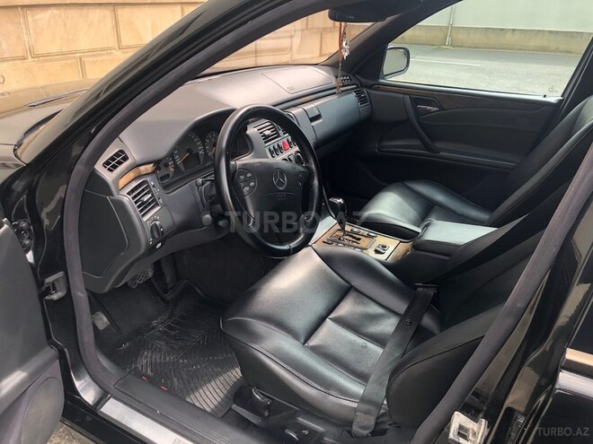 Mercedes E 240 2001, 310,000 km - 2.6 l - Bakı