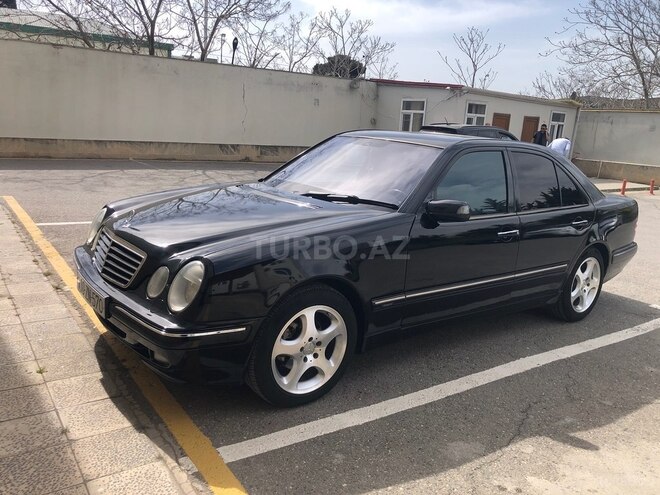Mercedes E 240 2001, 310,000 km - 2.6 l - Bakı