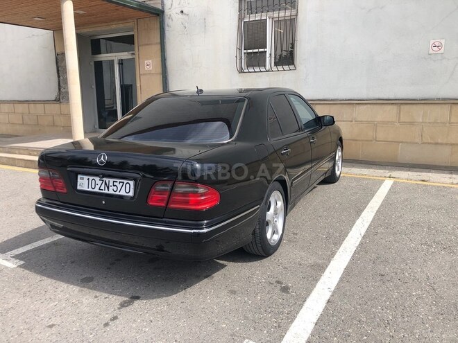 Mercedes E 240 2001, 310,000 km - 2.6 l - Bakı