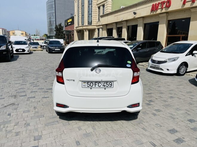 Nissan Note-8