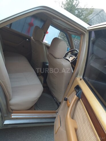 Mercedes E 230 1992, 367,739 km - 2.3 л - Astara